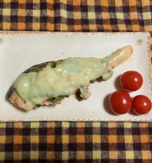 鮭のピザ風チーズ焼き