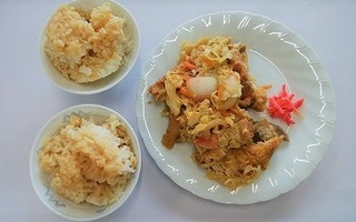 かつ丼盛り付け後
