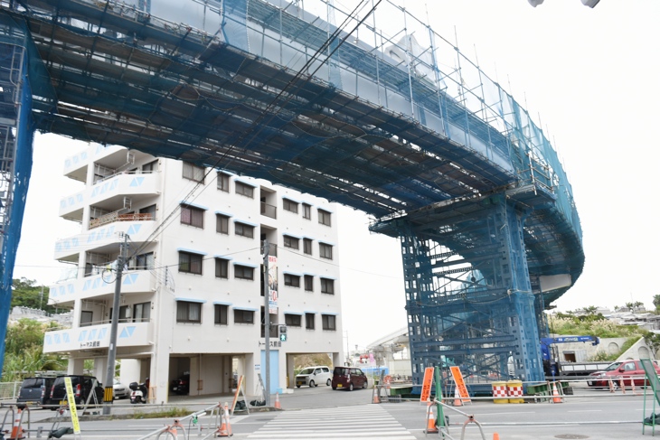 大きくカーブ