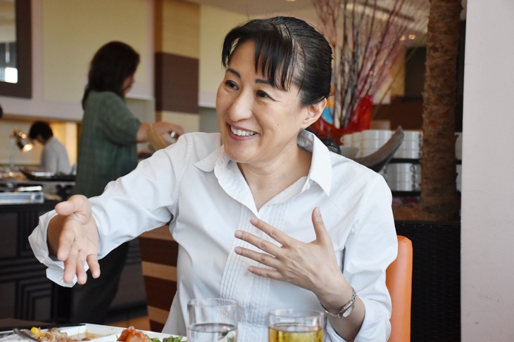 会話中の堀さん