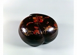 黒漆花鳥箔絵密陀絵桃形食籠