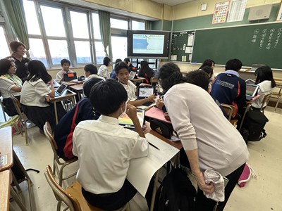 自治会長・民生委員の皆さんと授業参観
