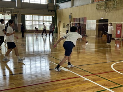 ３年体育バドミントン
